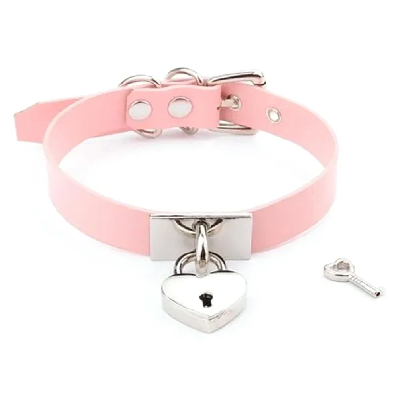 trendy-heartsy-locking-day-collar