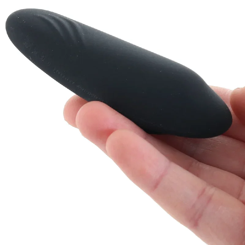 we-vibe-moxie-wearable-clitoral-vibe-1